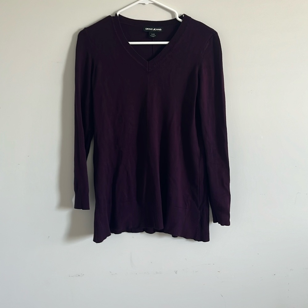 DKNY jeans size small V-neck sweater